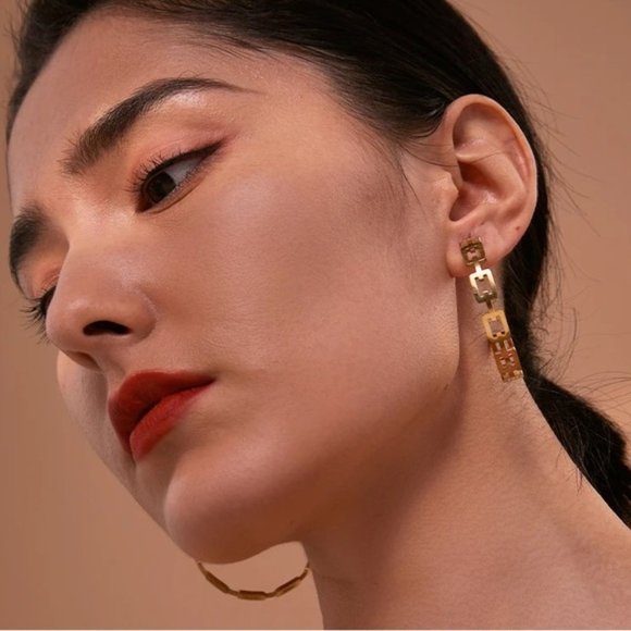 18k Gold Plated Minimalist Geometric Texture Earrings - Picture 3 of 8